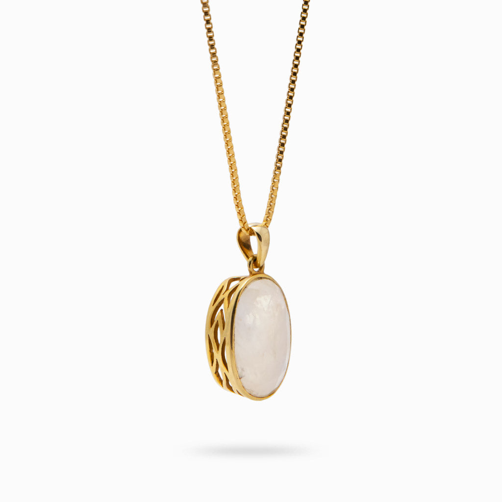 RAINBOW MOONSTONE NECKLACE WITH YELLOW GOLD VERMEIL FINISH 