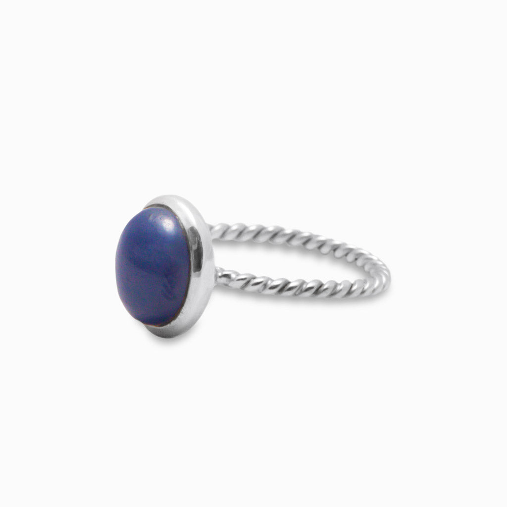 CABOCHON TANZANITE RING