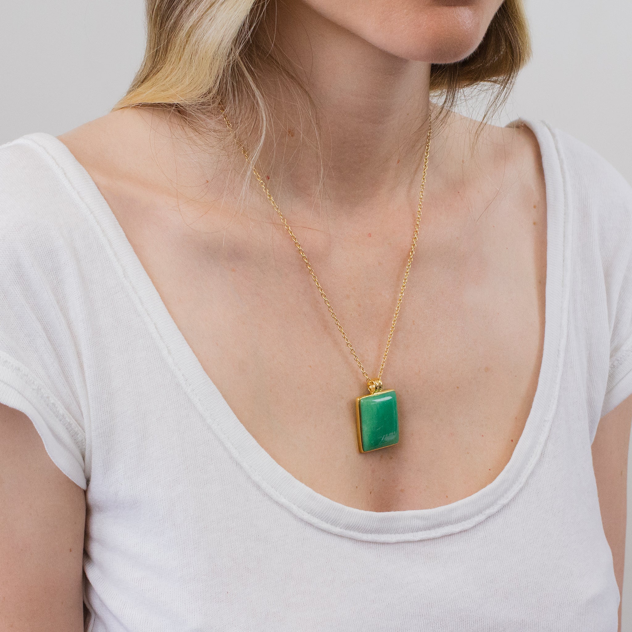 CHRYSOPRASE NECKLACE WITH GOLD VERMEIL FINISH ON MODEL