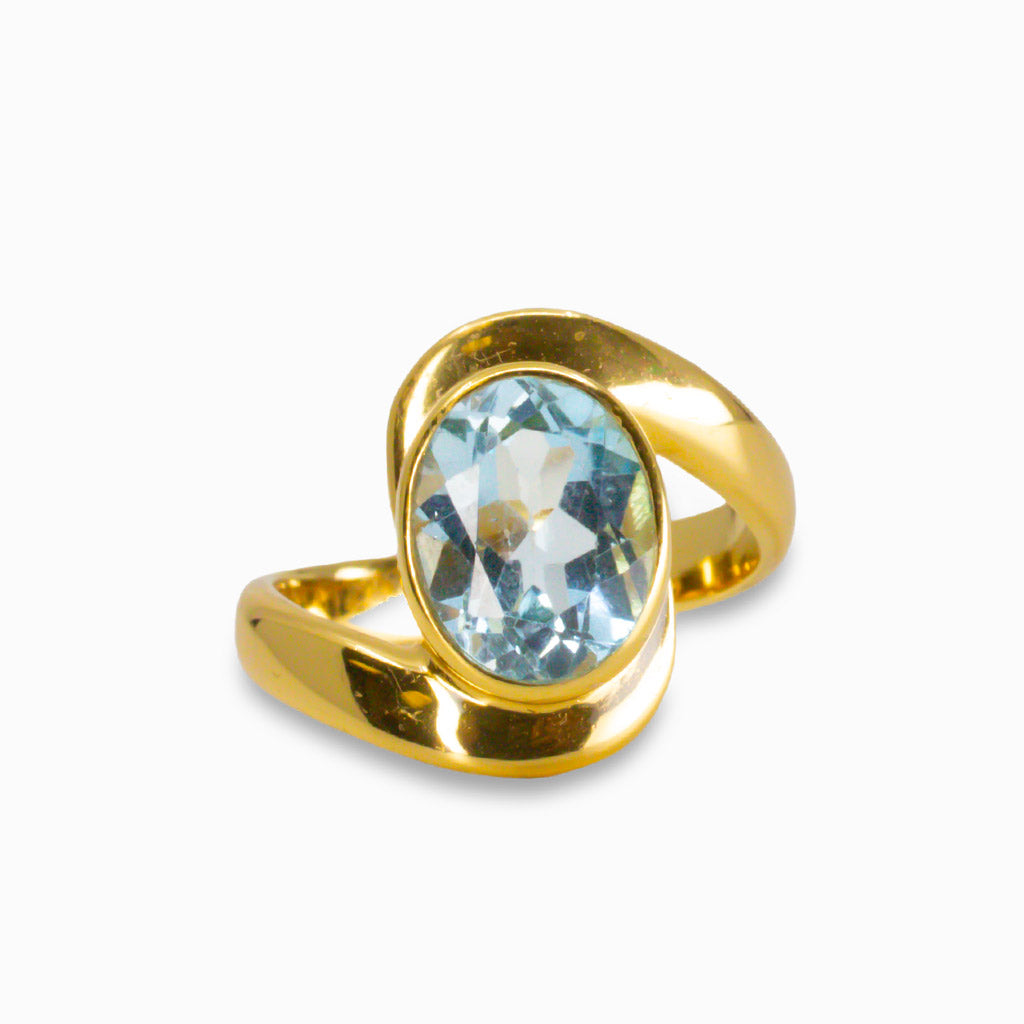 FACETED BLUE TOPAZ RING IN YELLOW GOLD VERMEIL FINISH