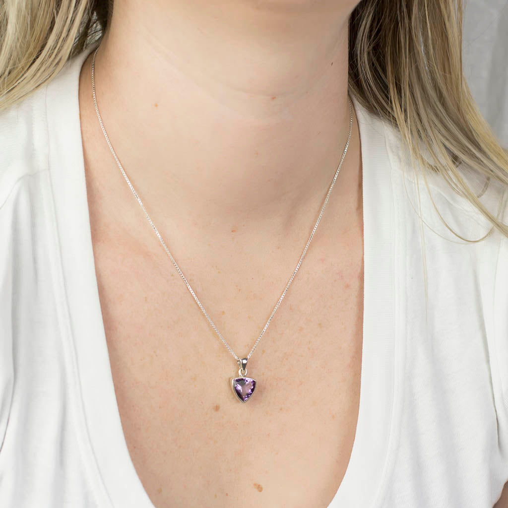 TRIANGLE PURPLE FACETED STERLING SILVER AMETHYST NECKLACE