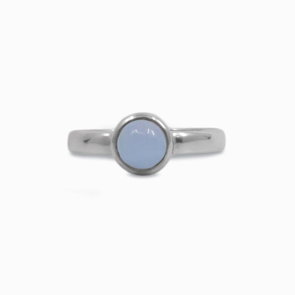 Round Cabochon Blue Lace Agate ring