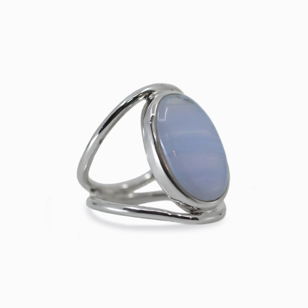 Oval Cabochon Blue Lace Agate ring