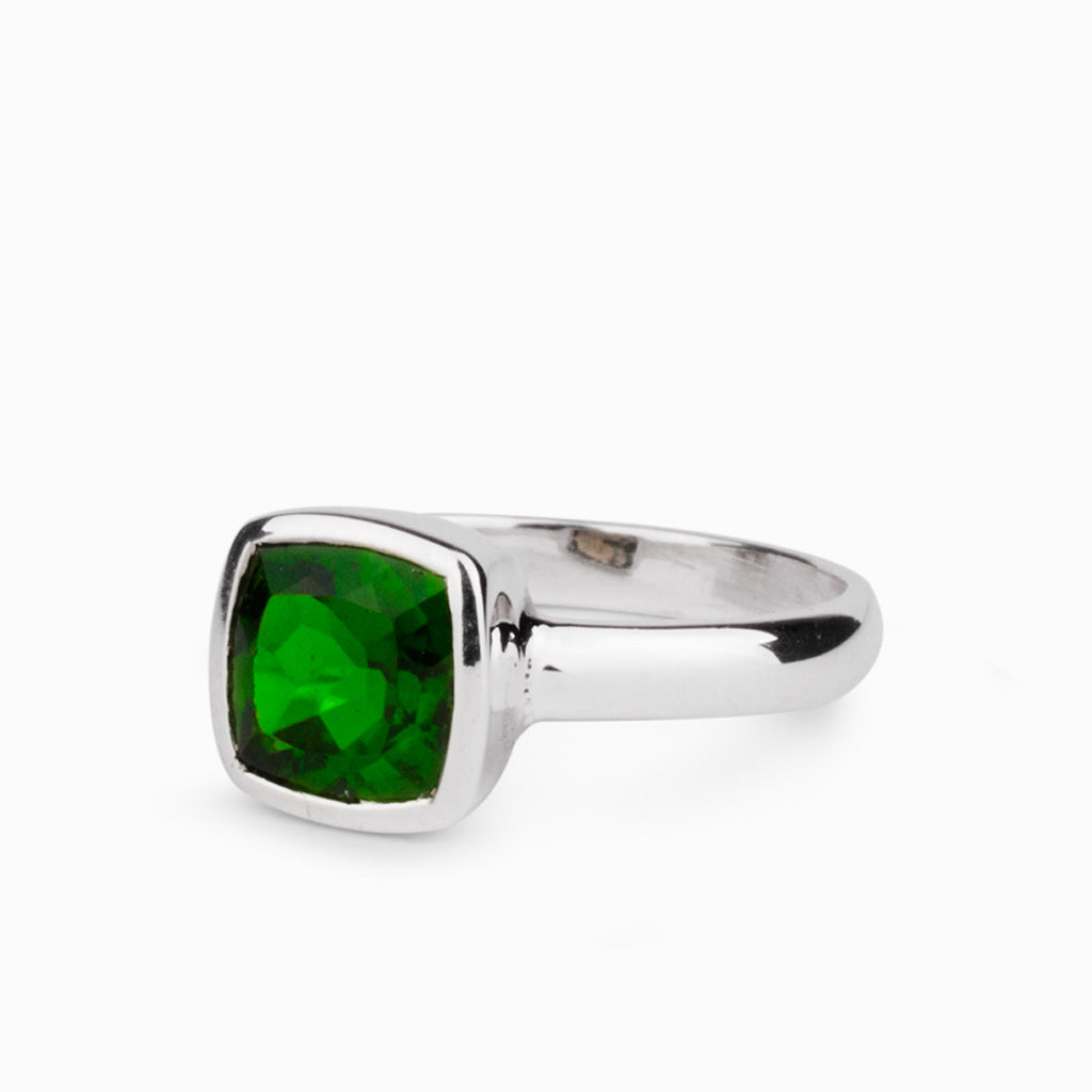 Chrome Diopside Ring