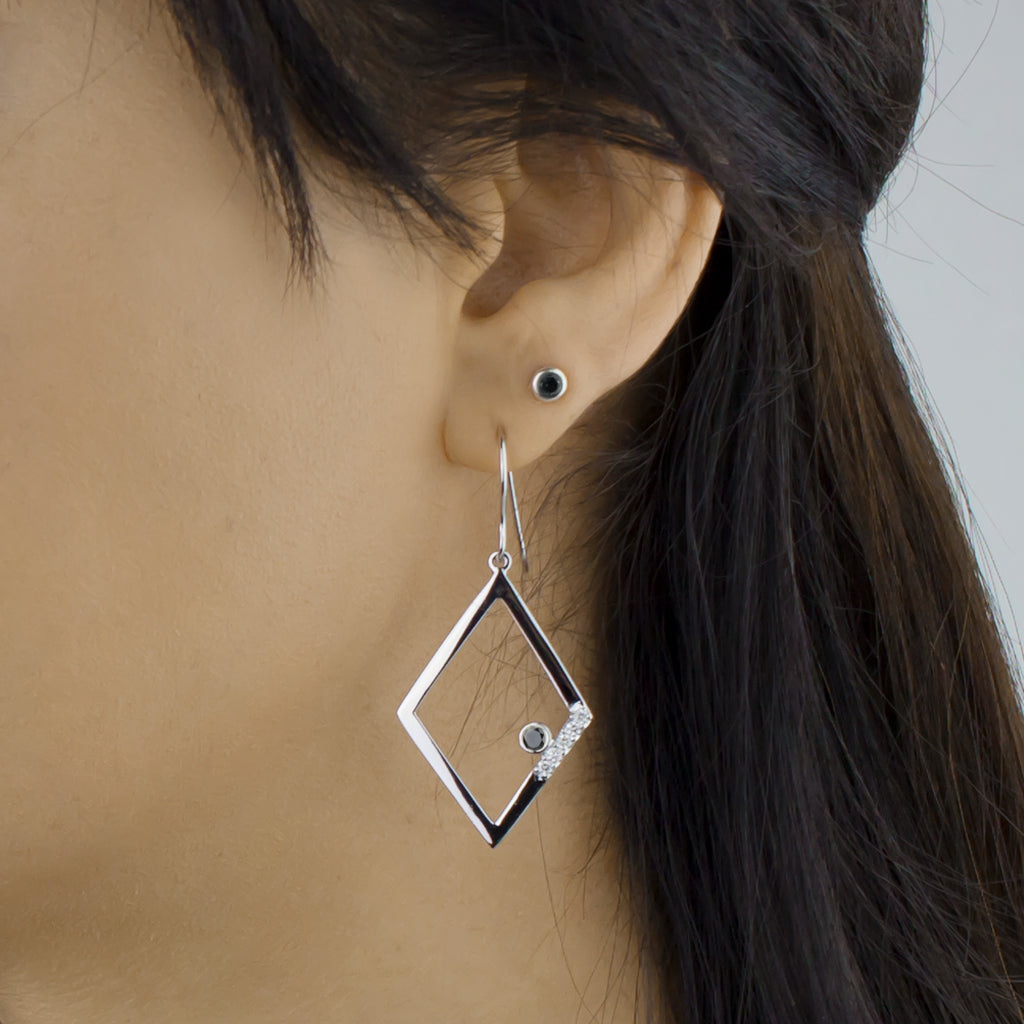 Diamante: Black Spinel & Diamond Drop Earrings on Model