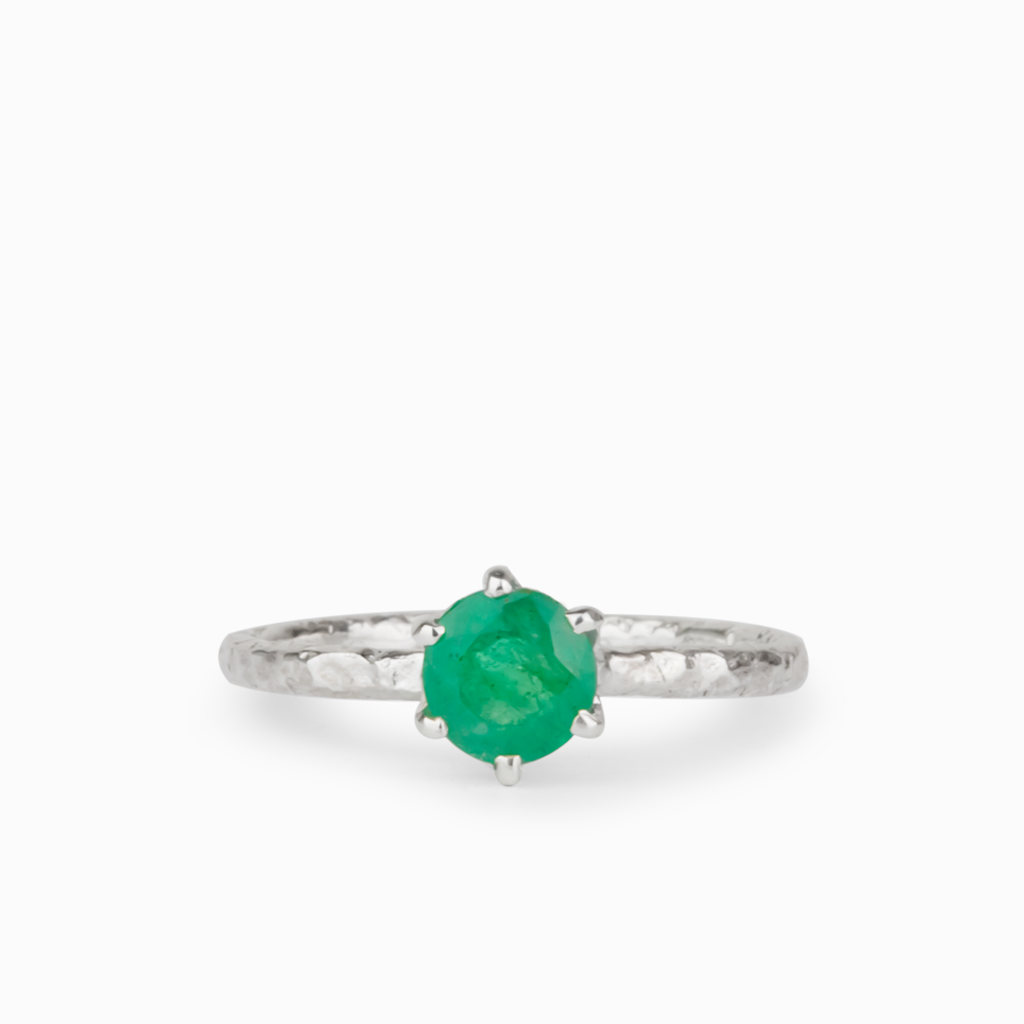 Green Emerald gemstone ring in 925 silver Made In Earth