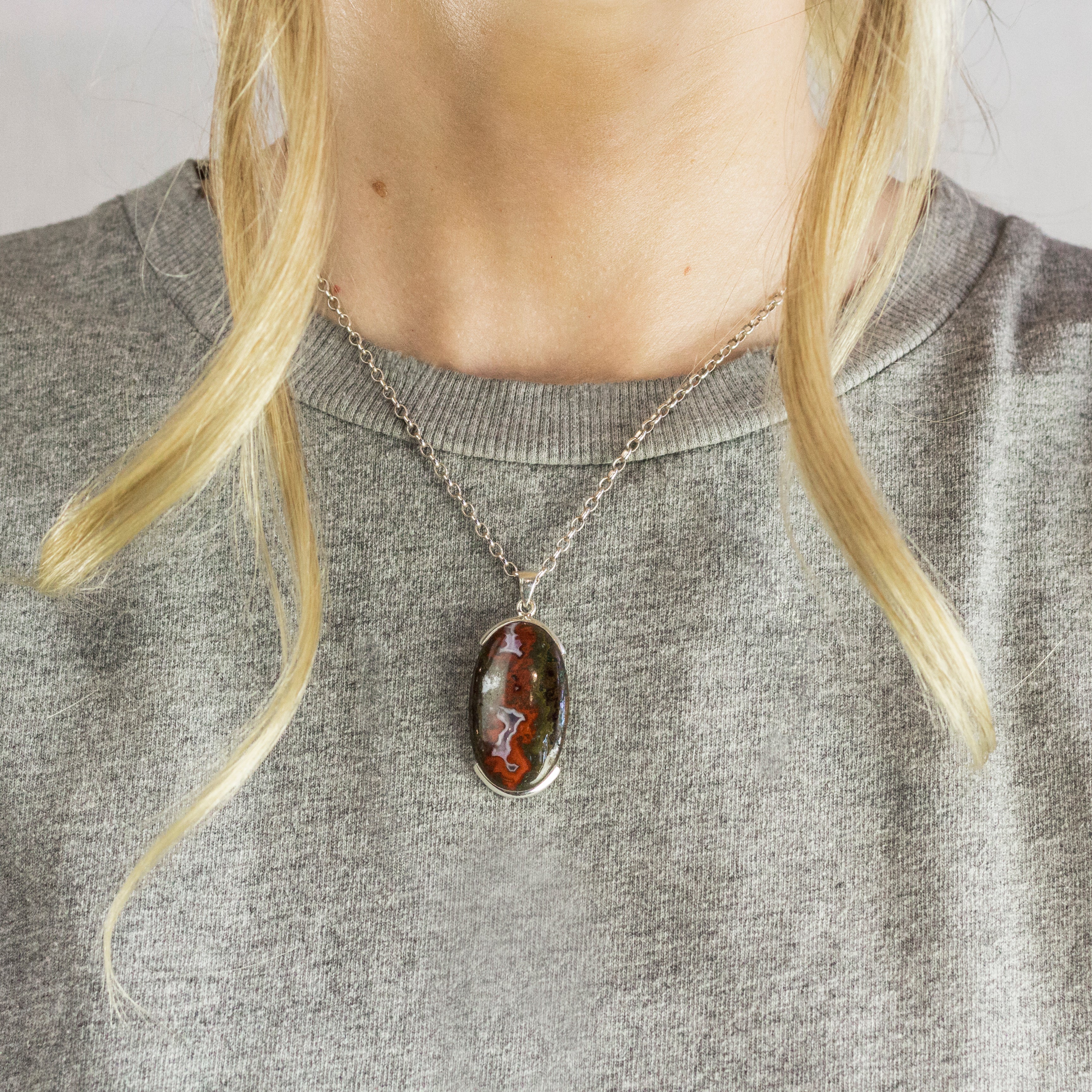 Oval Cabochon Moroccan Seam Agate Necklace Made In Earth on Model