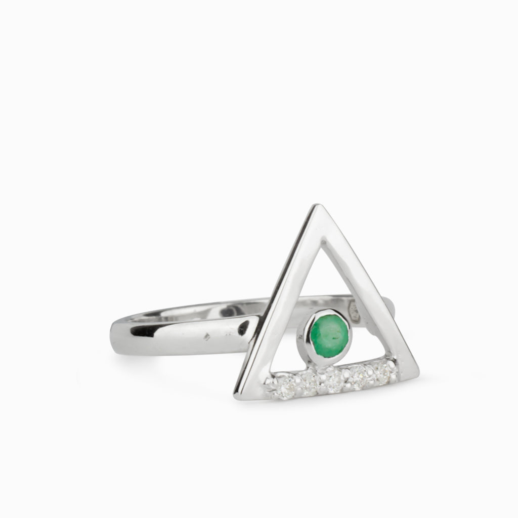 Triangulo: Emerald & Diamond Ring