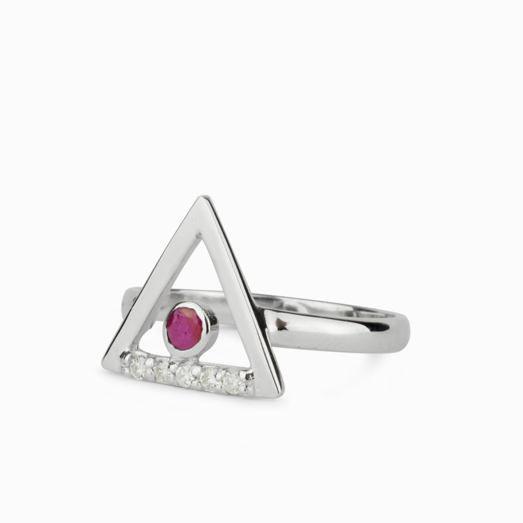 Triangulo: Ruby & Diamond Ring