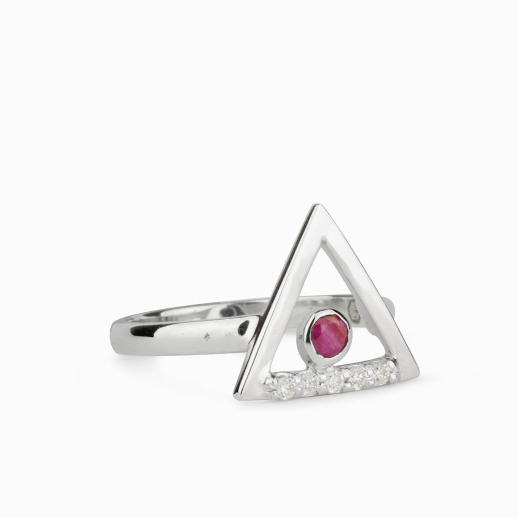 Triangulo: Ruby & Diamond Ring