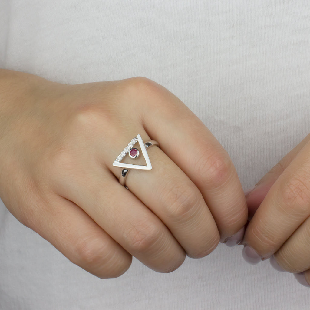 Triangulo: Pink Ruby & Diamond Ring Made in Earth