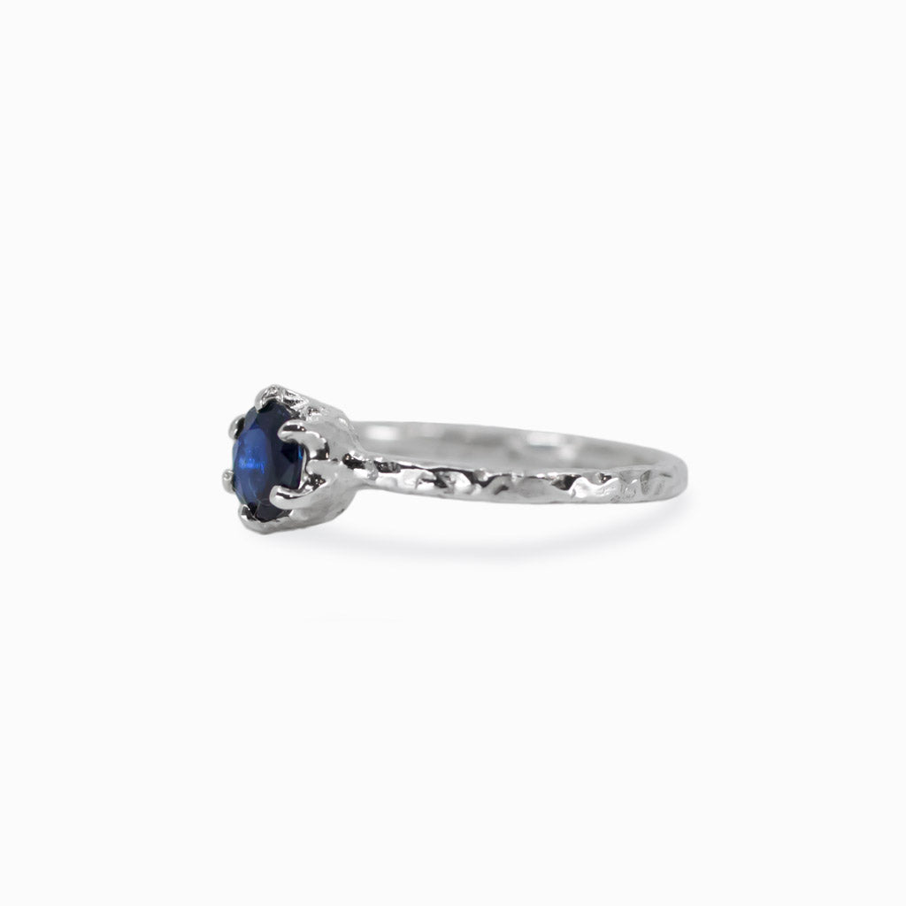 faceted round Sapphire ring