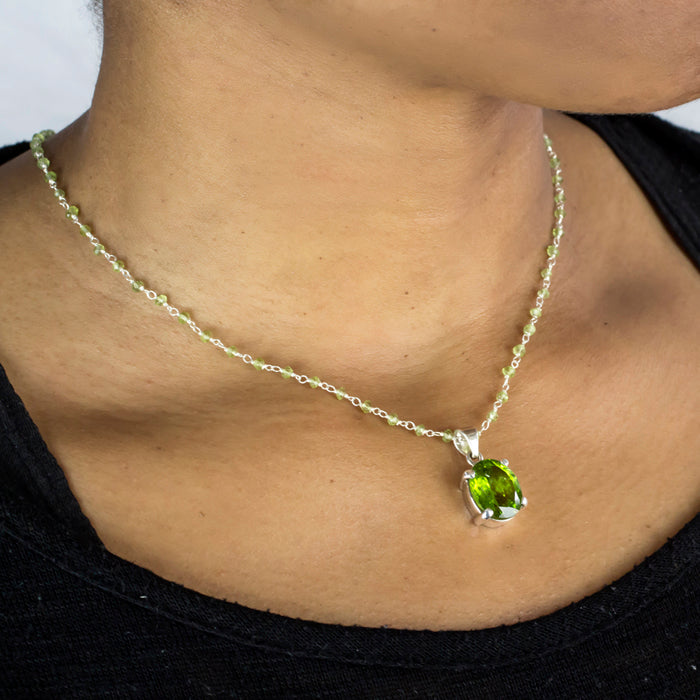Peridot beaded chain necklace with pendant on model